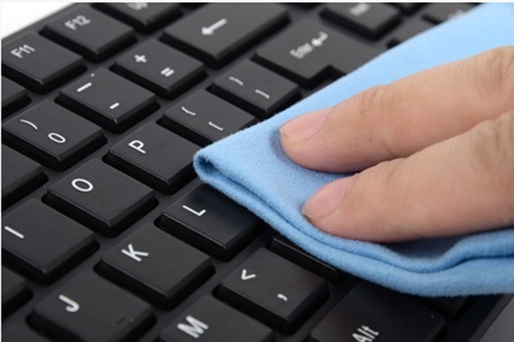 Hướng dẫn cách vệ sinh bàn phím Laptop