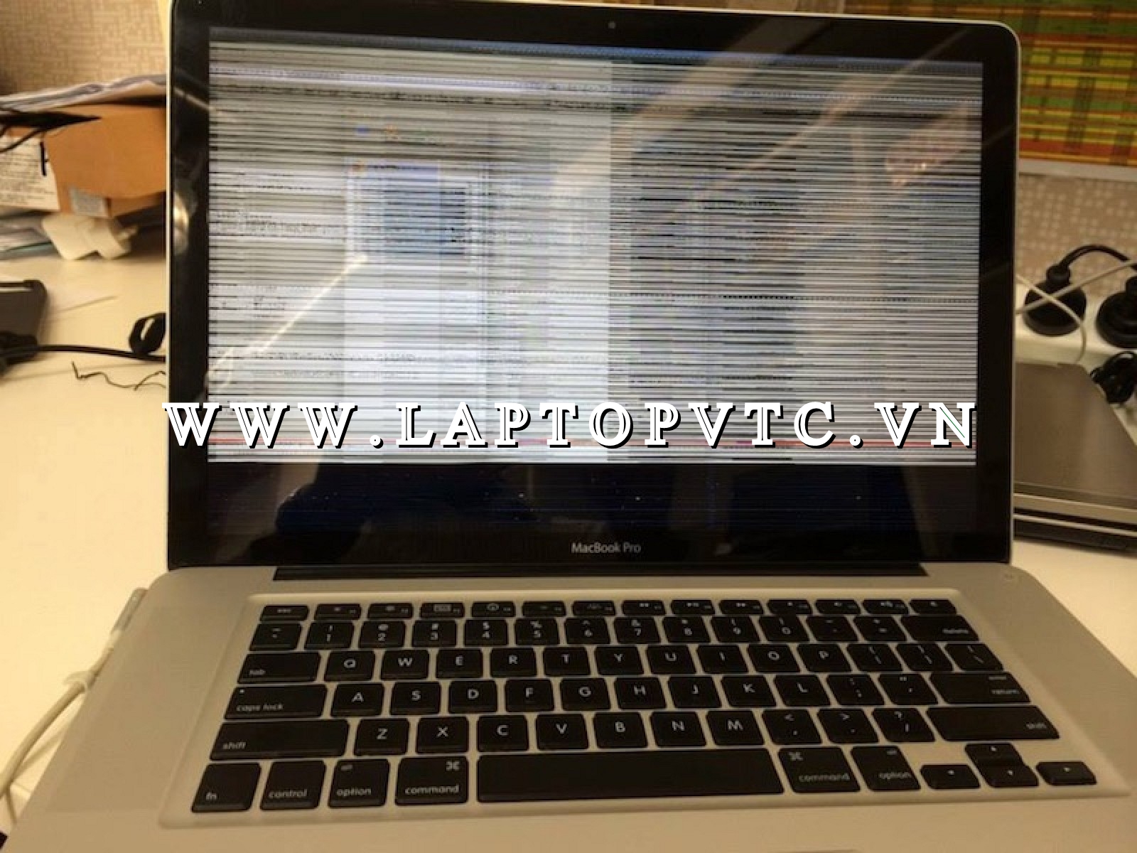 Sửa MacBook nhòe nhiễu, không lên hình - Lỗi VGA, chết VGA