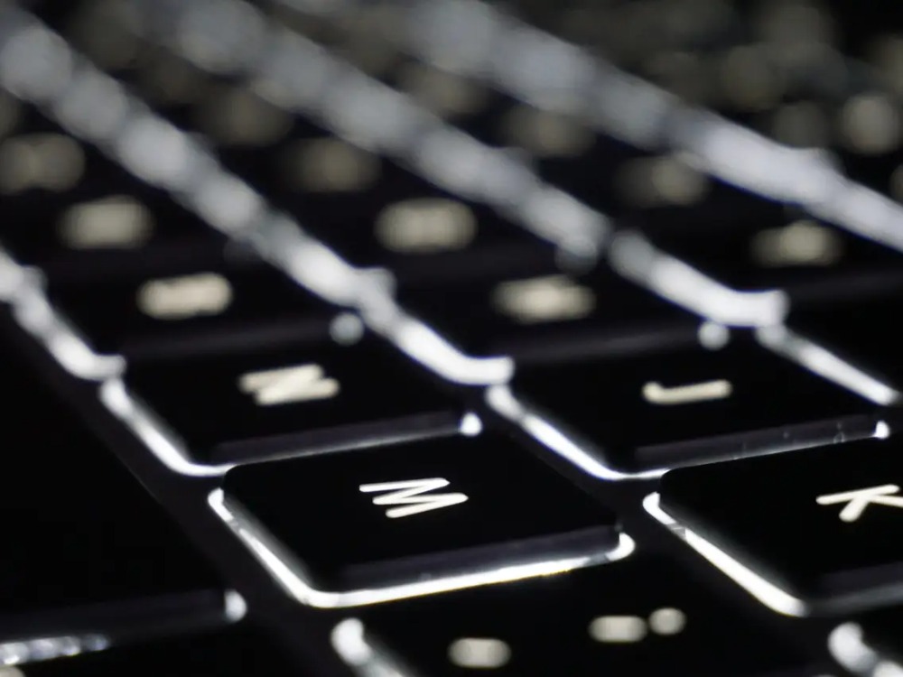 Khắc phục lỗi đèn bàn phím MacBook không sáng